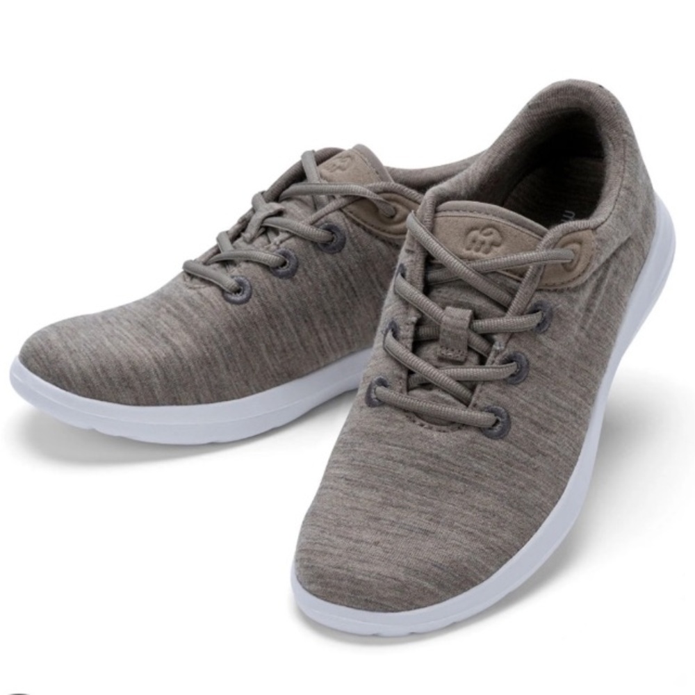 NEW Merinos Lace Up Sneakers in Sand Sz 9